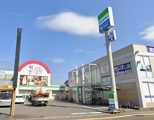 コンビニ　ファミリーマート大在プラザ店（コンビニ）まで220m