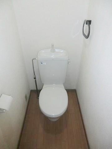 トイレ　清潔感のあるトイレルーム