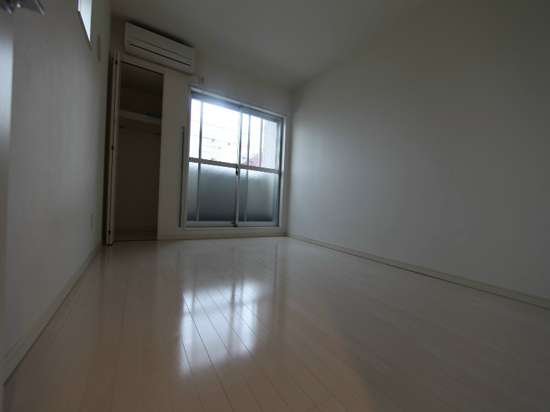 バルコニー　上階6.1帖　地下室6.1帖（収納でも部屋でも使えます）