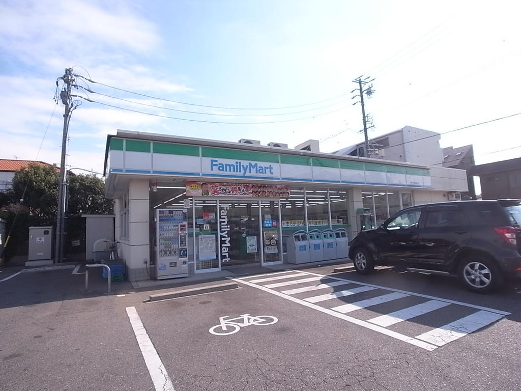 コンビニ　ファミリーマート中村草薙町店 (コンビニ)（コンビニ）まで37m