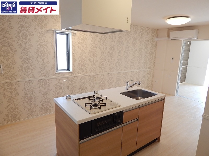 キッチン　別部屋同型参考写真