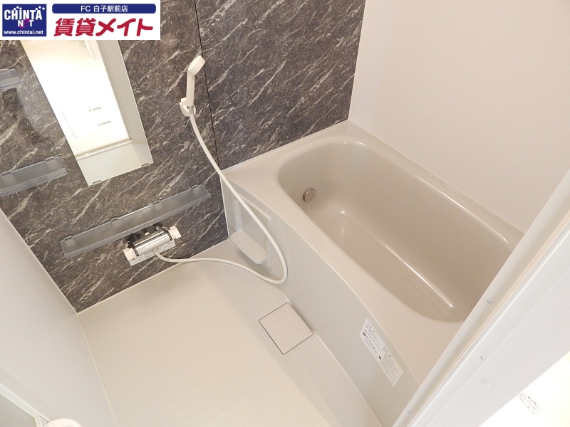 バス・シャワールーム　別部屋同型参考写真