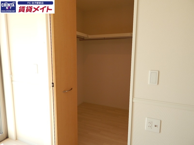 収納　別部屋同型参考写真