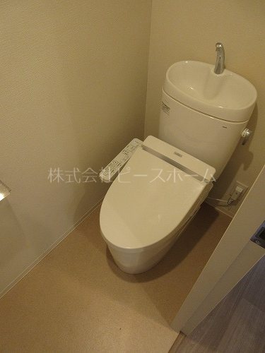 トイレ　※別号室参考写真