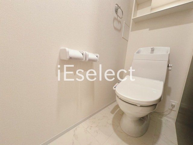 トイレ　温水洗浄便座付きのトイレです