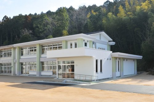 小学校　福知山市立遷喬小学校（小学校）まで580m
