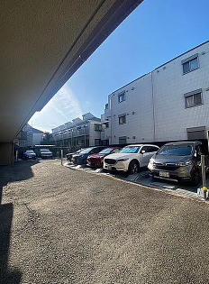 駐車場　空き状況はお問い合わせください