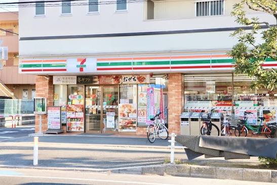 コンビニ　セブンイレブン 市川塩焼店（コンビニ）まで94m