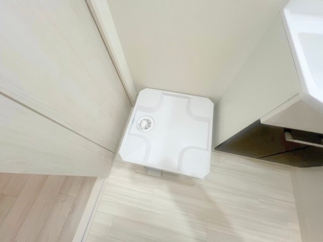 その他設備　嬉しい室内洗濯機置場。これで洗濯機も長持ちしますね。