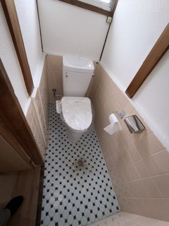 枚方元町貸家のトイレ写真