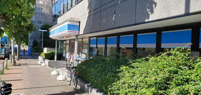 コンビニ　ローソン墨東病院東店（コンビニ）まで987m