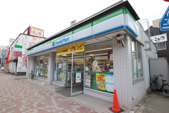 コンビニ　ファミリーマート 那古野二丁目店（コンビニ）まで161m