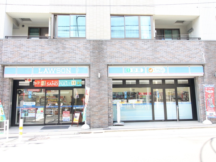 コンビニ　ローソン　渋谷初台１丁目店（コンビニ）まで82m