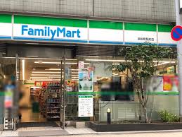 コンビニ　ファミリーマート浜松町駅前店（コンビニ）まで181m
