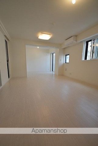 1LDK Mansion in Toshima, Tokyo — photo 3 of 3