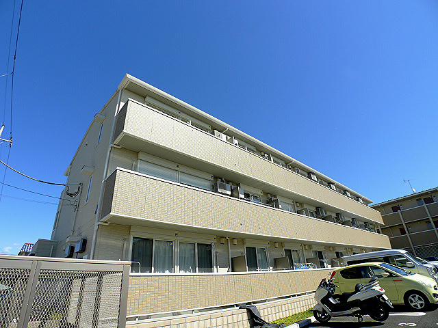 建物外観　アルバグラートＡのご紹介は住まいの窓口　アソシエにお任せ下さ