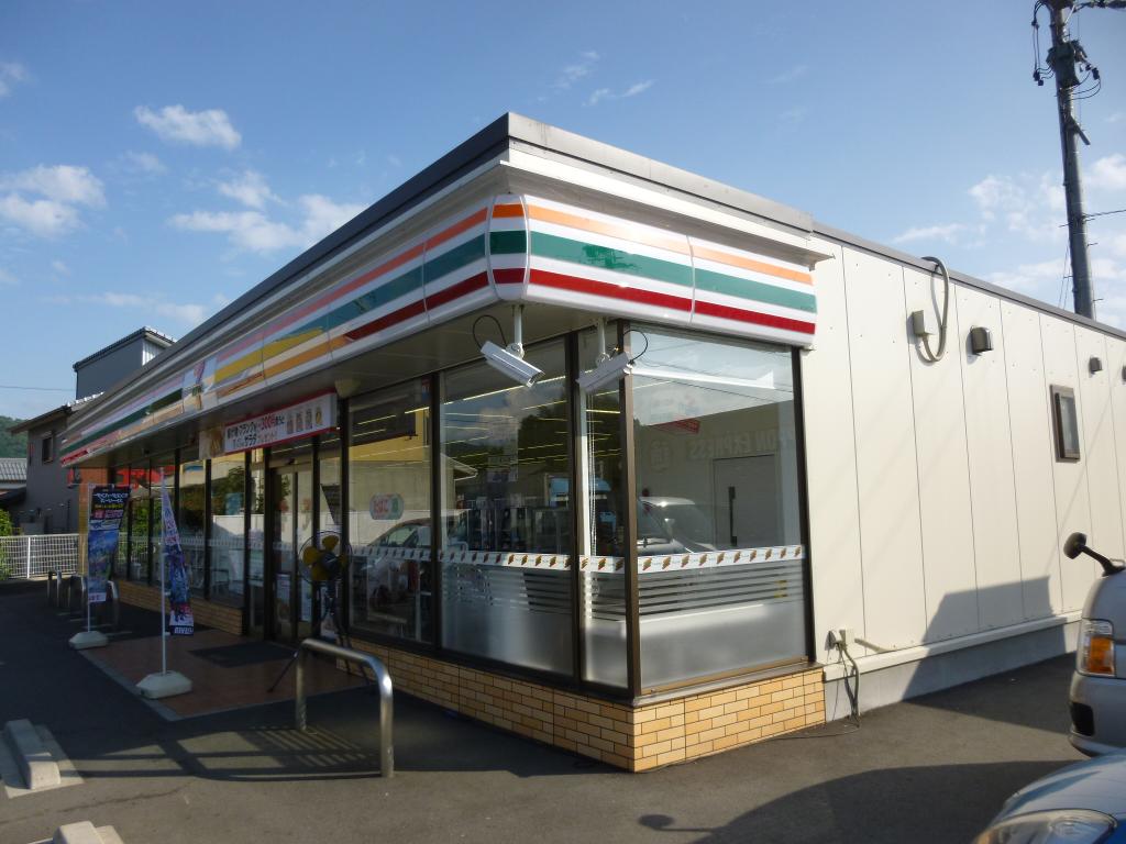 その他　セブンイレブン川辺町石神店（その他）まで526m