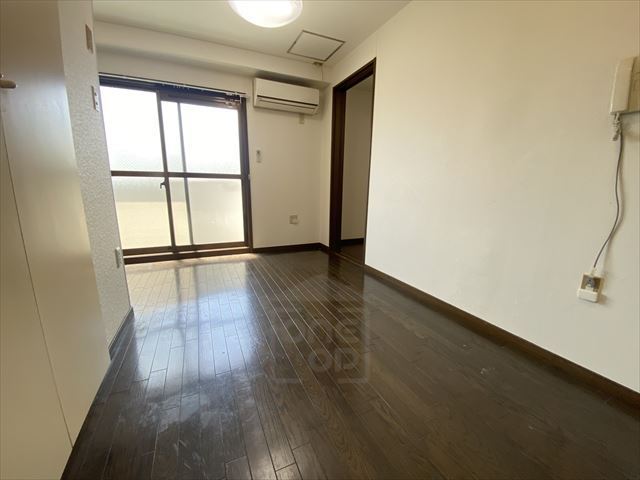 プレアール南春日丘の居間写真