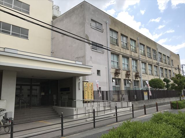 小学校　大阪市立高殿小学校（小学校）まで883m