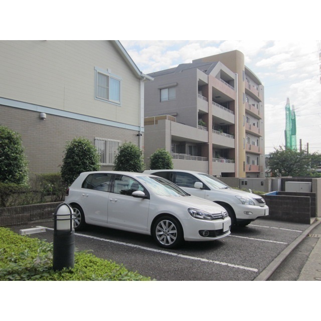 駐車場　敷地内駐車場です♪