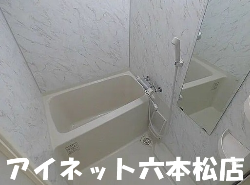地下鉄七隈線 桜坂駅 徒歩3分 10階建 築21年の風呂写真