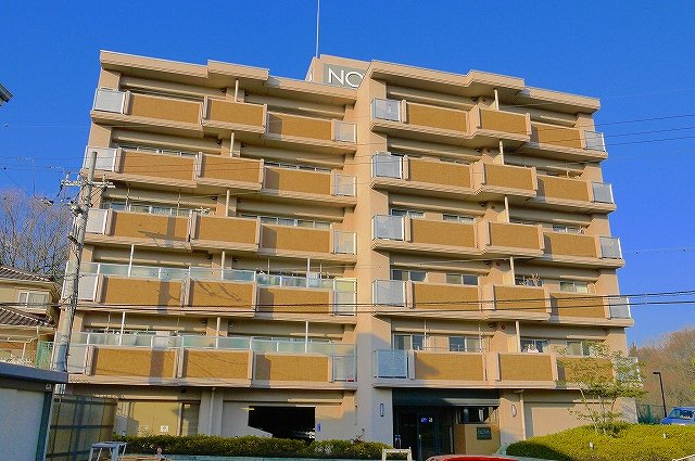 ノバ学園前III番館の外観写真