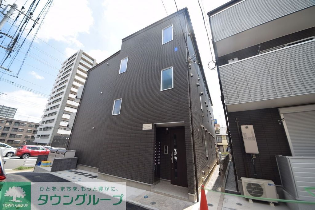 建物外観　駐車場