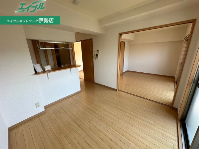 コンフォート ヴィーヴルの居間写真