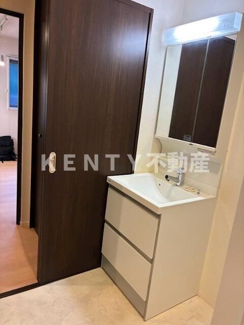 洗面設備　脱衣スペースもあります