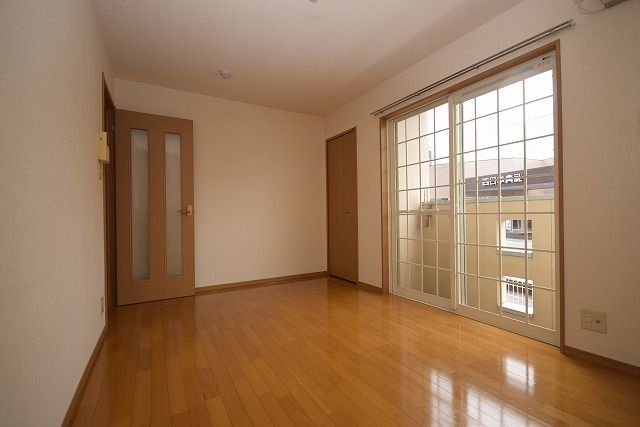 チロルコーポ春町Iの居間写真