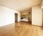 居室・リビング　落ち着いた雰囲気のお部屋です