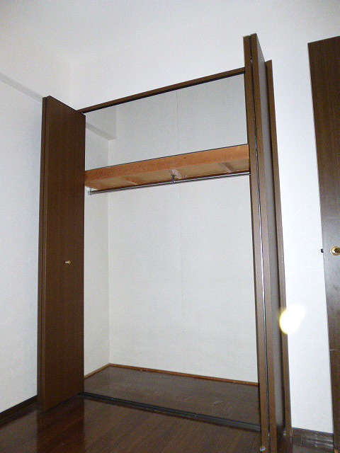 収納　洋室クローゼット