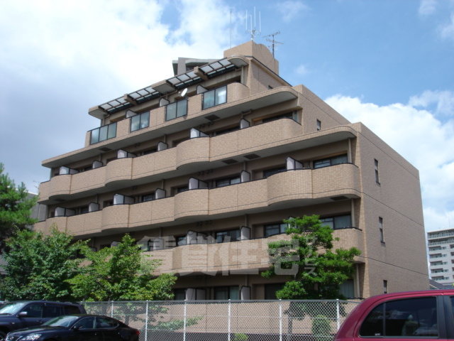 名古屋市昭和区妙見町のマンションの建物外観