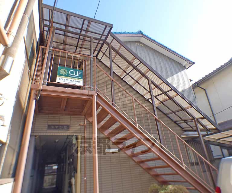 京都市左京区一乗寺築田町のアパートの建物外観