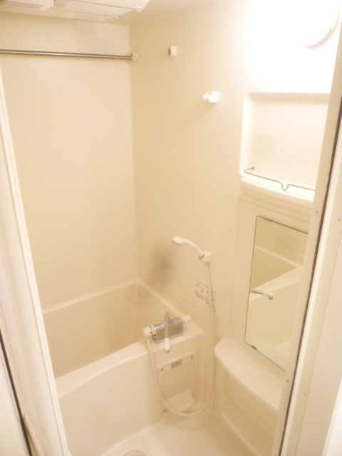 バス・シャワールーム　別号室の参考写真です