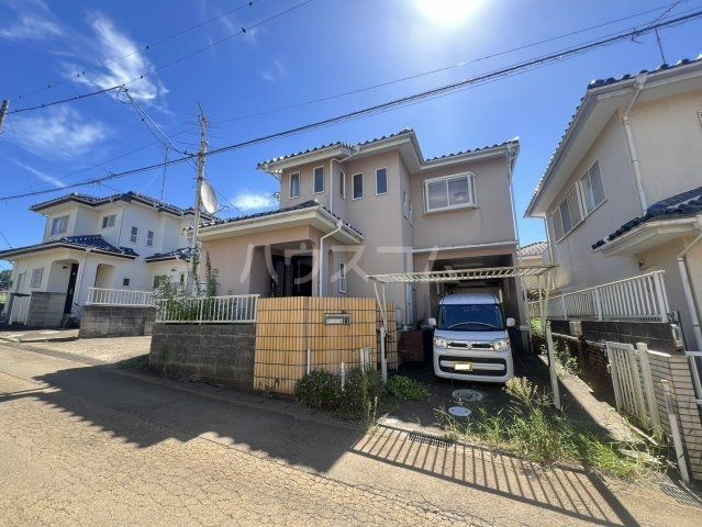 山田台ベースの建物外観