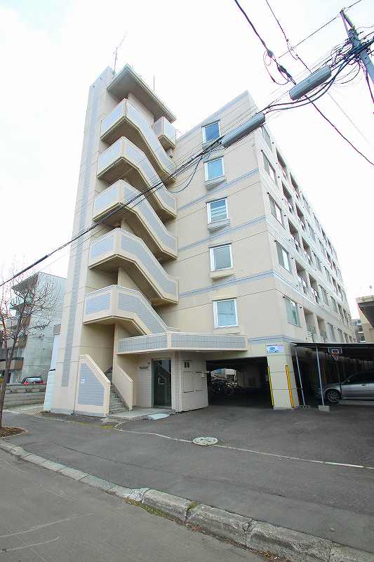 建物外観　敷金・礼金不要で契約可能な物件です☆