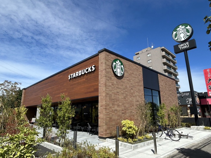 飲食店　スターバックス（飲食店）まで290m