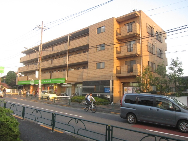 スーパー　コープみらいミニコープ赤塚支店（スーパー）まで415m