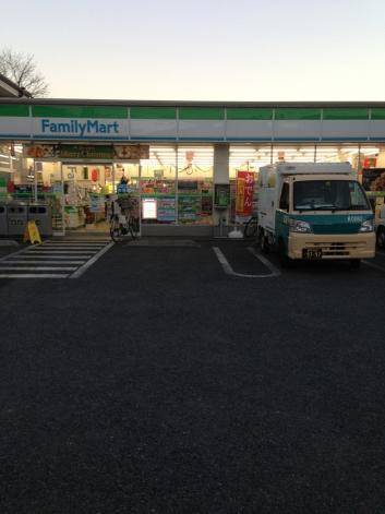 コンビニ　ファミリーマート板橋赤塚二丁目店（コンビニ）まで264m