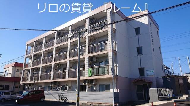 飯塚市立岩のマンションの建物外観