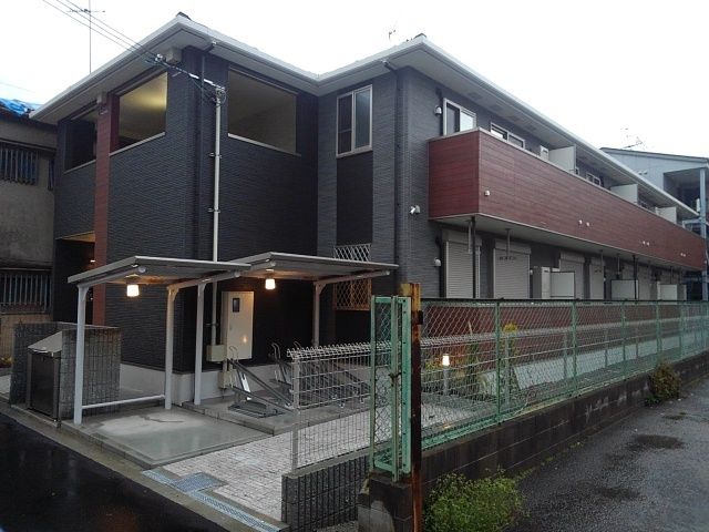 大阪市住之江区北加賀屋のアパートの建物外観