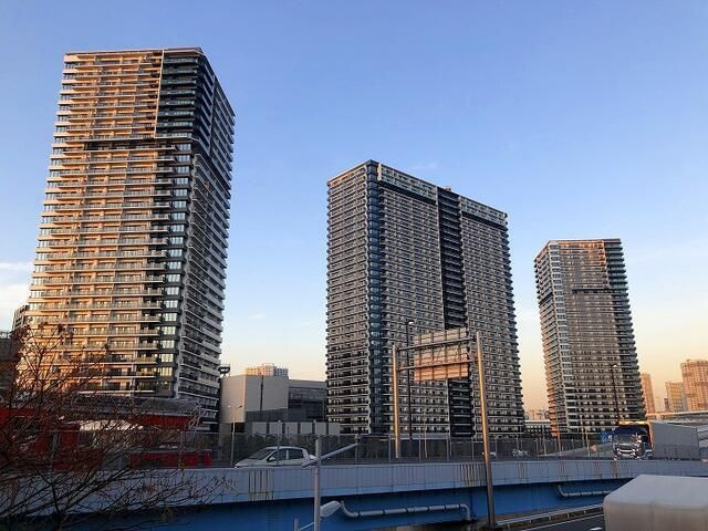 【江東区有明のマンションの建物外観】