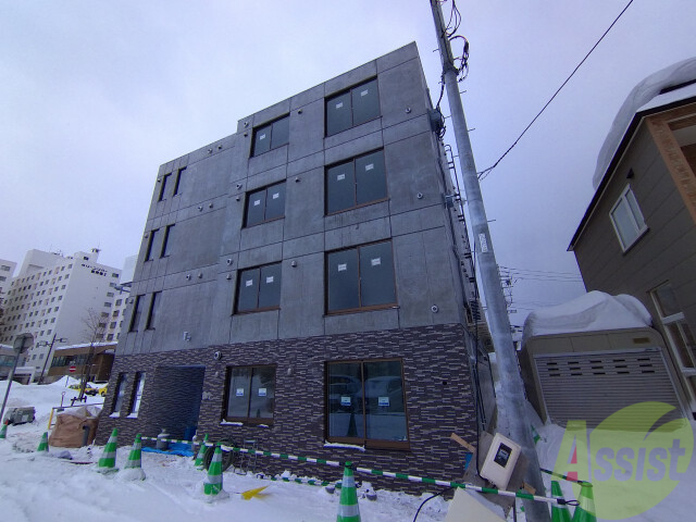 【札幌市西区発寒九条のマンションの建物外観】