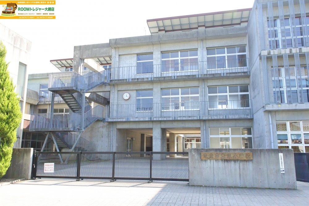 【東金市田間のアパートの小学校】