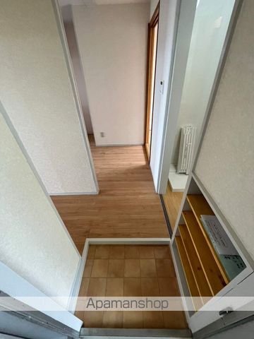 榮アパートの玄関写真