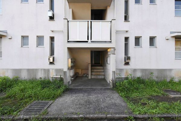 【笠間市市野谷のマンションのエントランス】