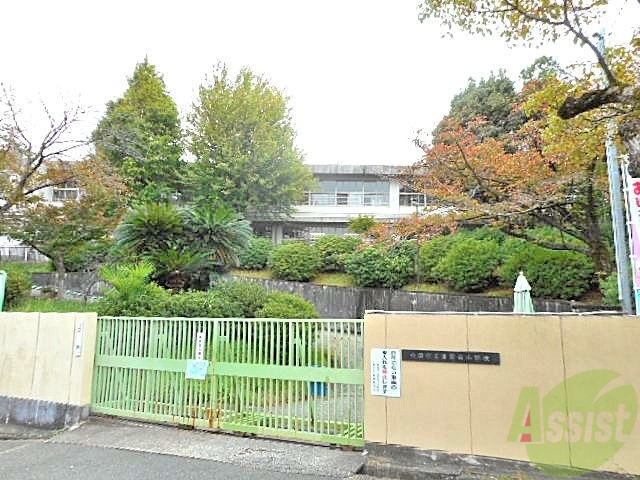 【吹田市津雲台のマンションの小学校】