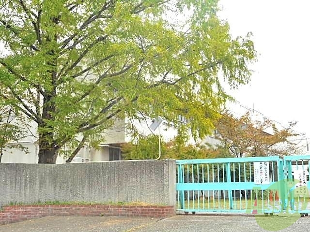 【吹田市津雲台のマンションの中学校】