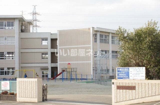 【松阪市大口町のアパートの小学校】